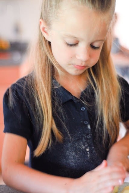 Kids in the Kitchen: Crumbly Apple Berry Cobbler
