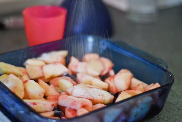 Kids in the Kitchen: Crumbly Apple Berry Cobbler