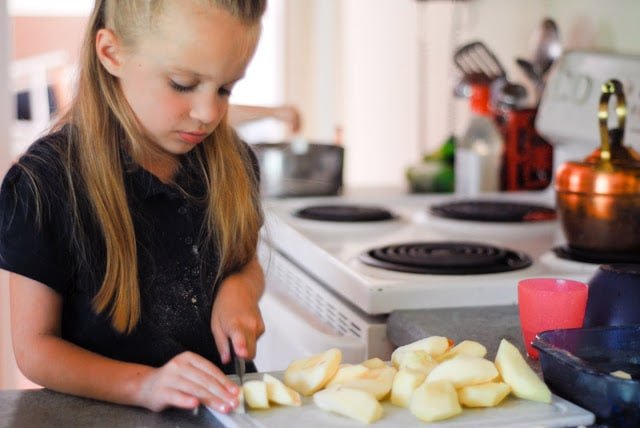 Kids in the Kitchen: Crumbly Apple Berry Cobbler