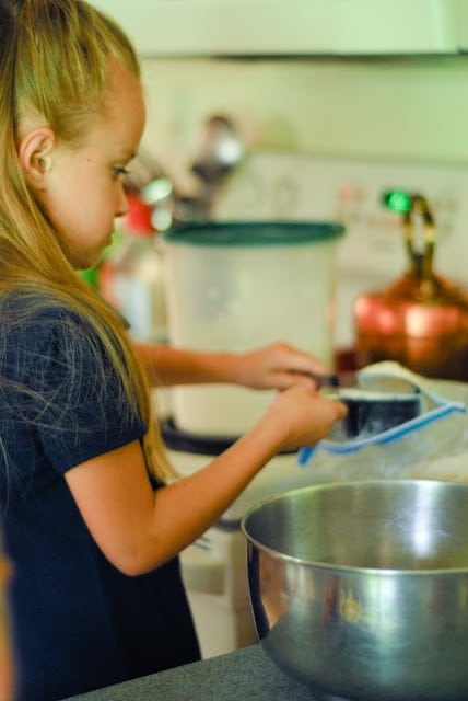 Kids in the Kitchen: Crumbly Apple Berry Cobbler