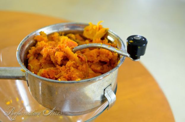 How to Puree Pumpkin & Other Winter Squash