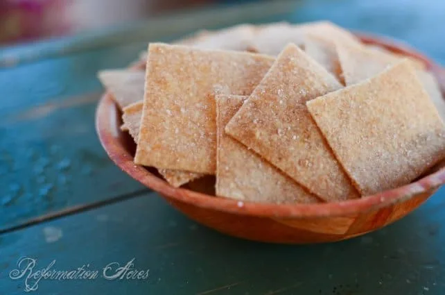 Whole Grain Wheat Thin Crackers- crispy & deliciously addictive! | reformationacres.com