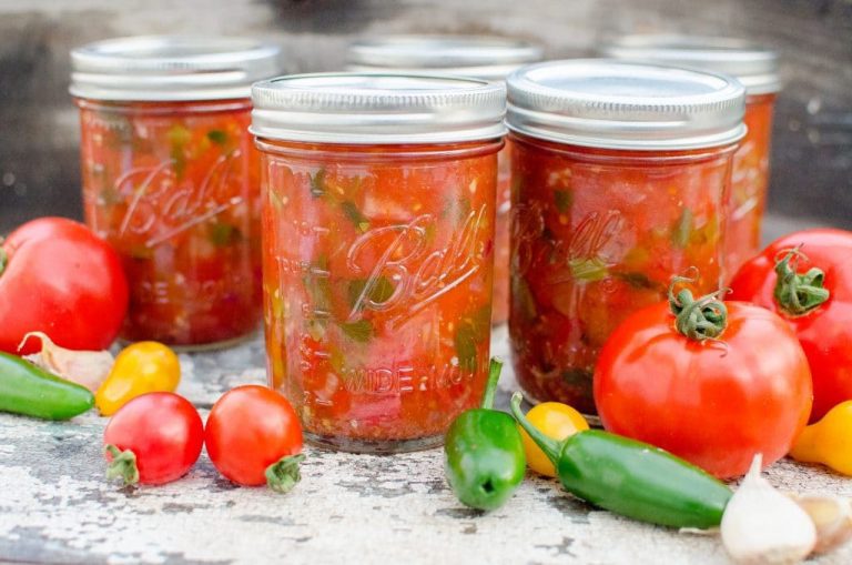 Garden Fresh Chunky Heirloom Salsa (5 of 5) tomatoes peppers garlic with jars in back