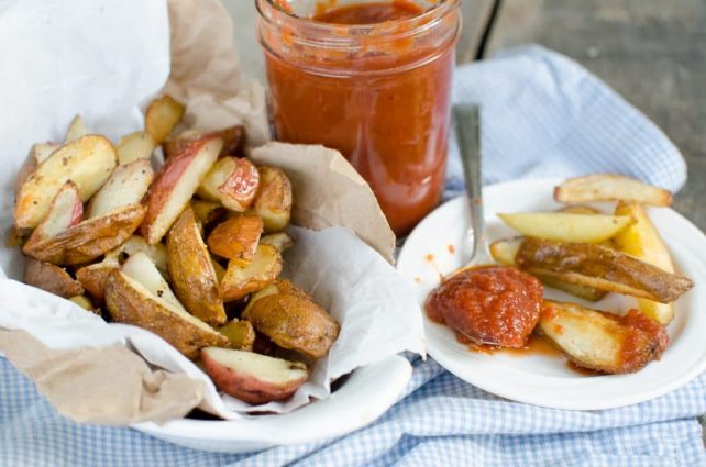 How to Use Fresh Tomatoes (and a Slow Cooker) to Make Homemade Ketchup