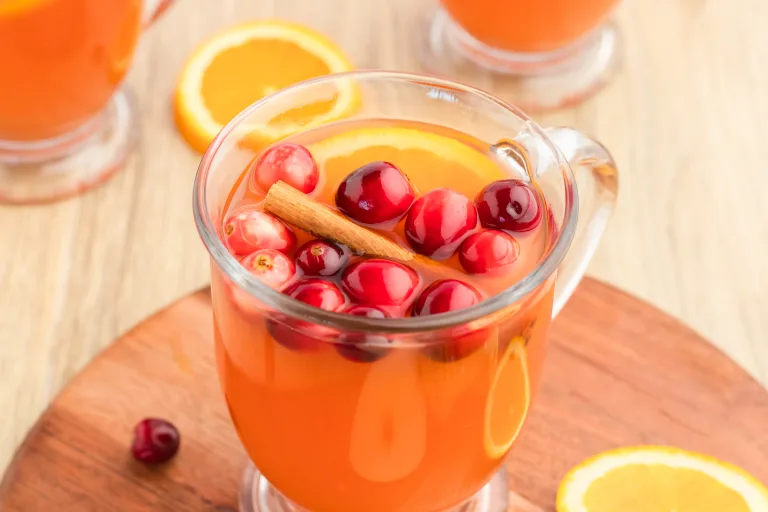 apple cider with cranberries
