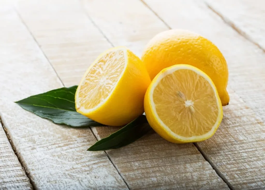 Over 40 Uses for Lemons on the counter