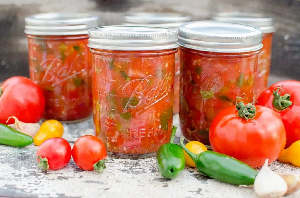Garden Fresh Chunky Heirloom Salsa (5 of 5) tomatoes peppers garlic with jars in back